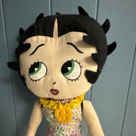 Betty Boop Plush Doll 12" 2008 Collectible Toy Retro 70s Hippie Flower Power - Picture 3 of 5